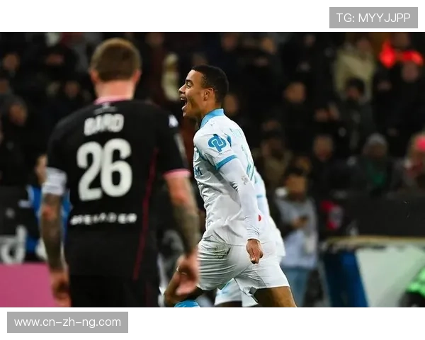 格林伍德十二码前一蹴而就，皮球直挂右上死角