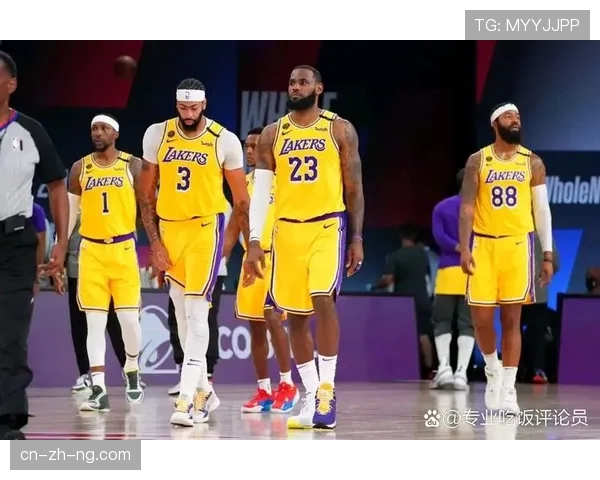 湖人更新伤病报告：安东尼·戴维斯大概率出战，哈姆称将调整首发高度